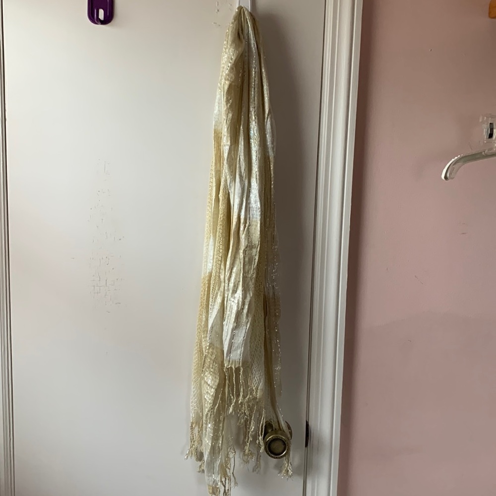 Women’s scarf